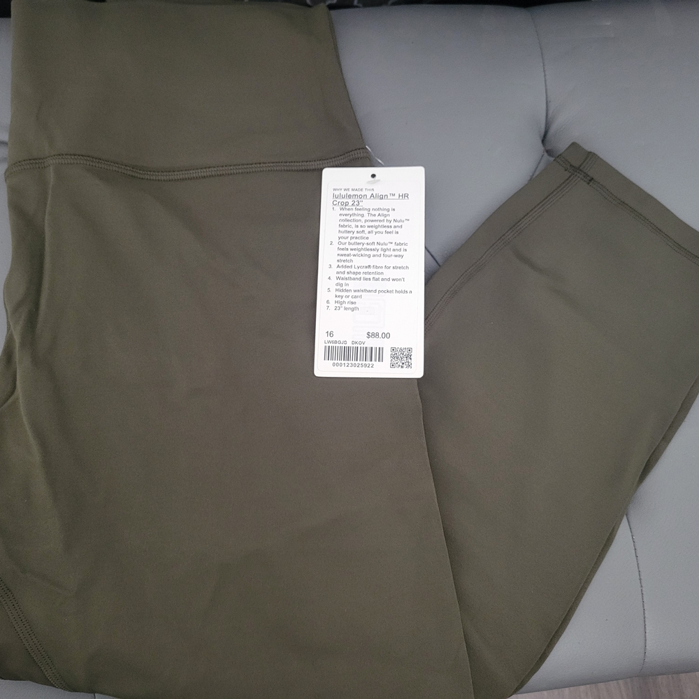 Ladies NWT Align HR Crop 23" Size 16